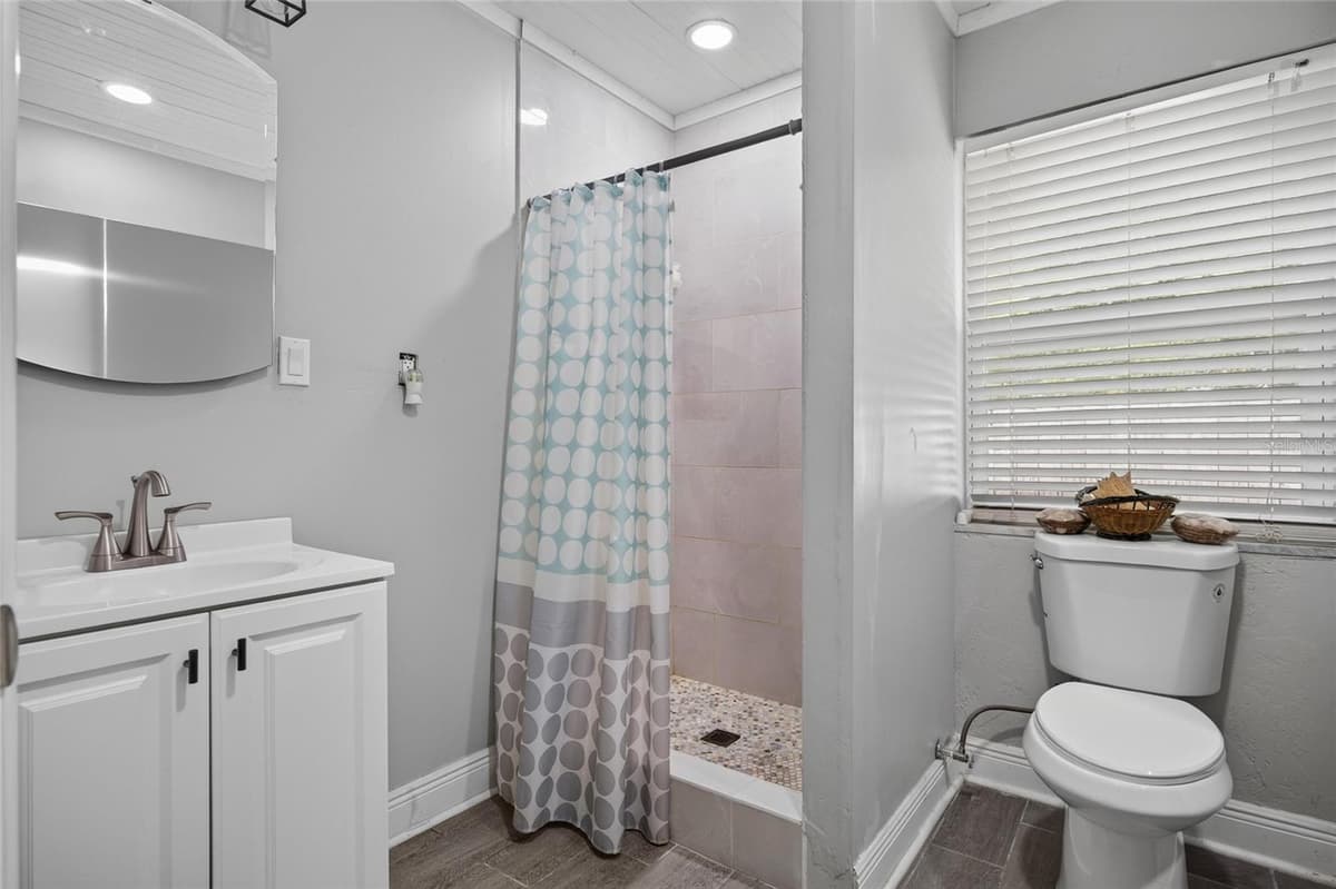 22080 MIDWAY BOULEVARD — photo 13 of 30