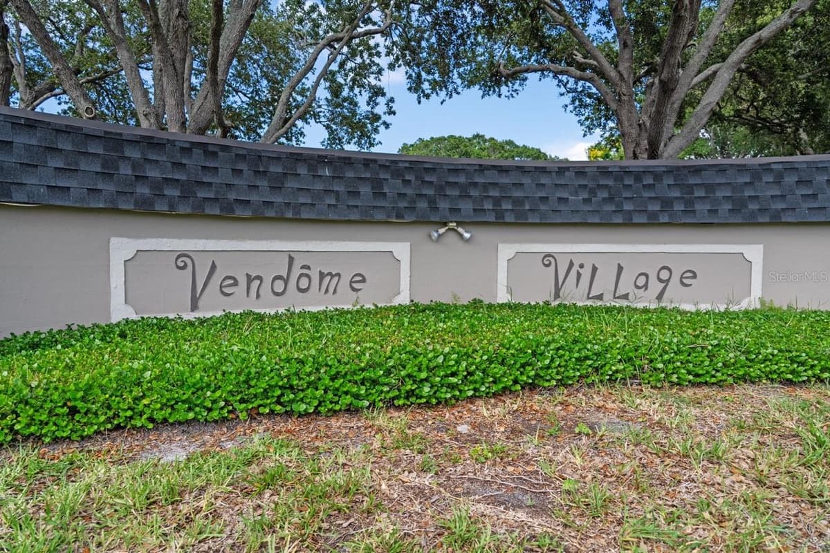 8235 BURGUNDY DRIVE — photo 38 of 45
