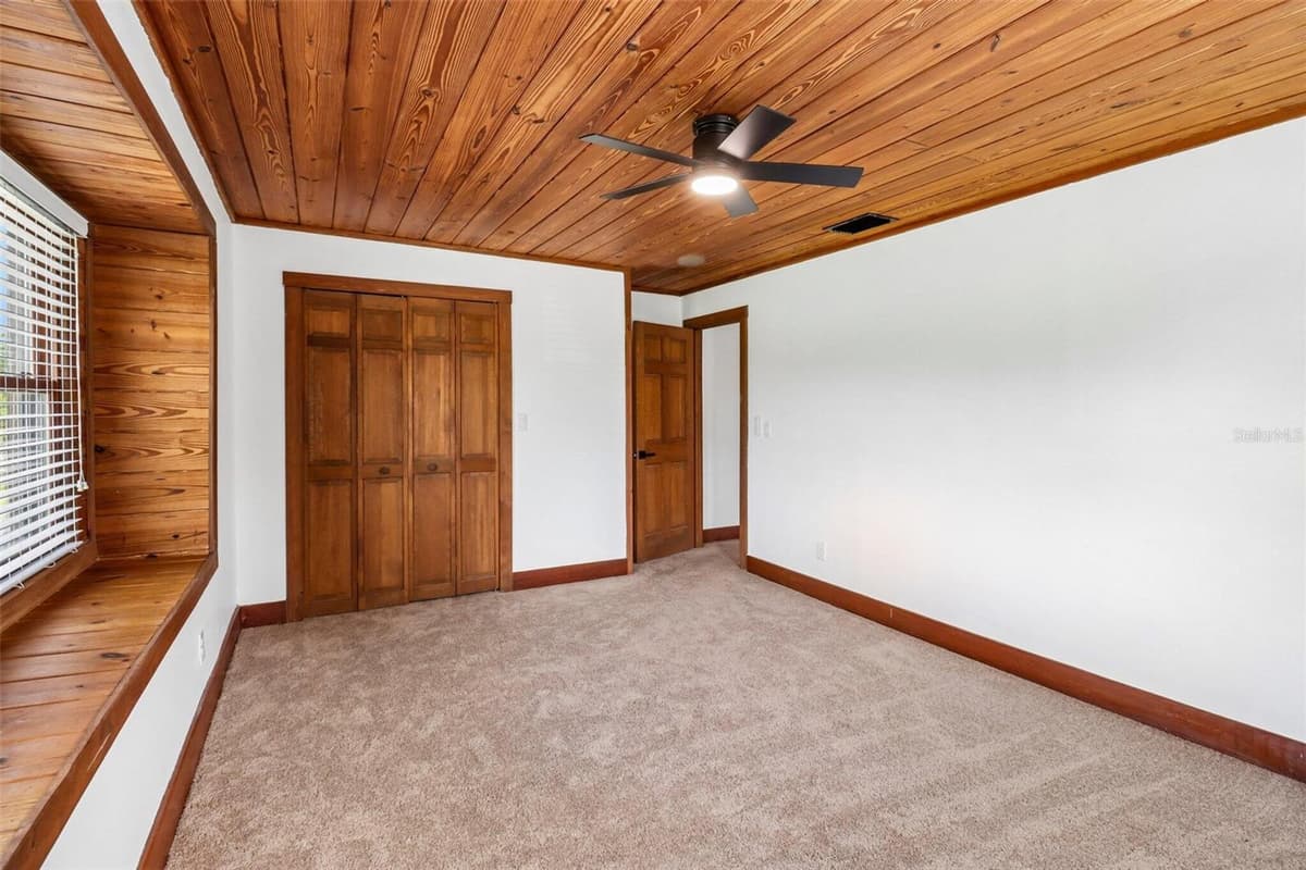 15551 VINOLA COURT — photo 23 of 35