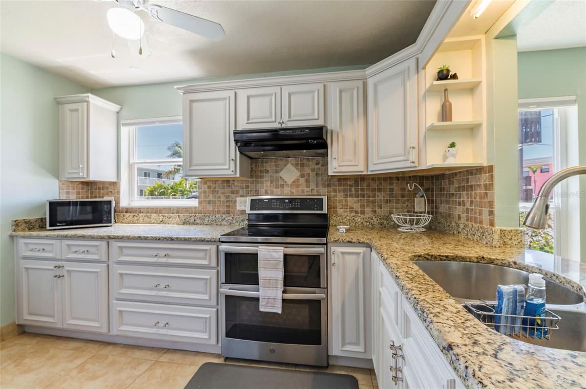 7003 SUNSET WAY — photo 14 of 35