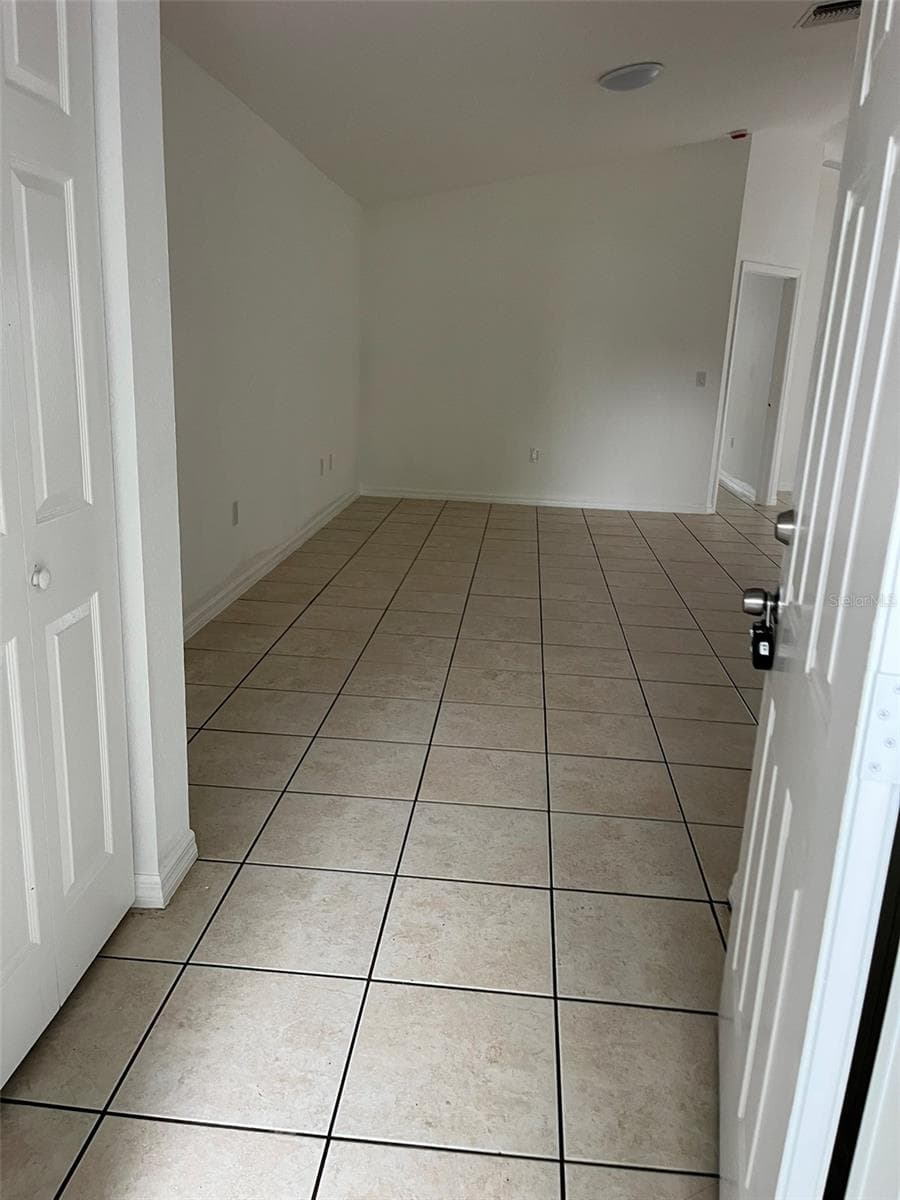 3049 38TH AVENUE — photo 3 of 25