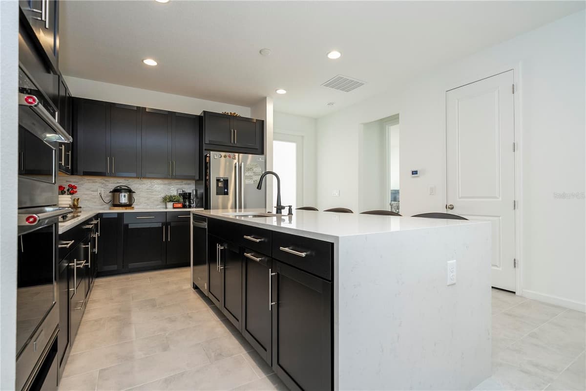 5320 LAKE VIRGINIA STREET — photo 14 of 67