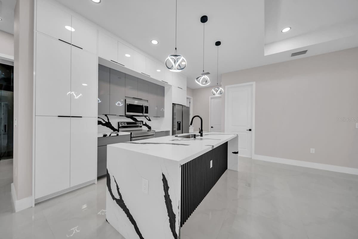 3618 6TH STREET — photo 8 of 43