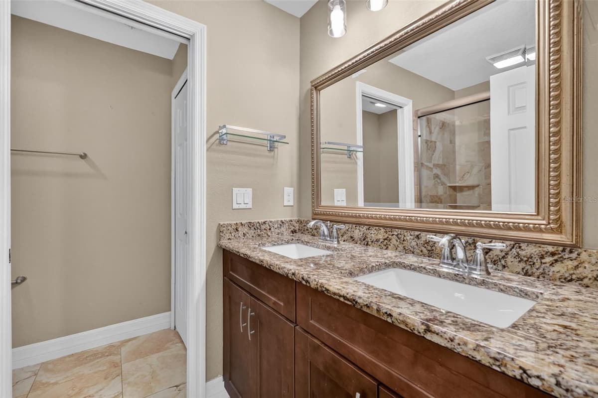 74 OAK AVENUE — photo 17 of 28