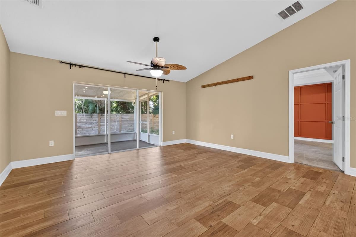 74 OAK AVENUE — photo 11 of 28