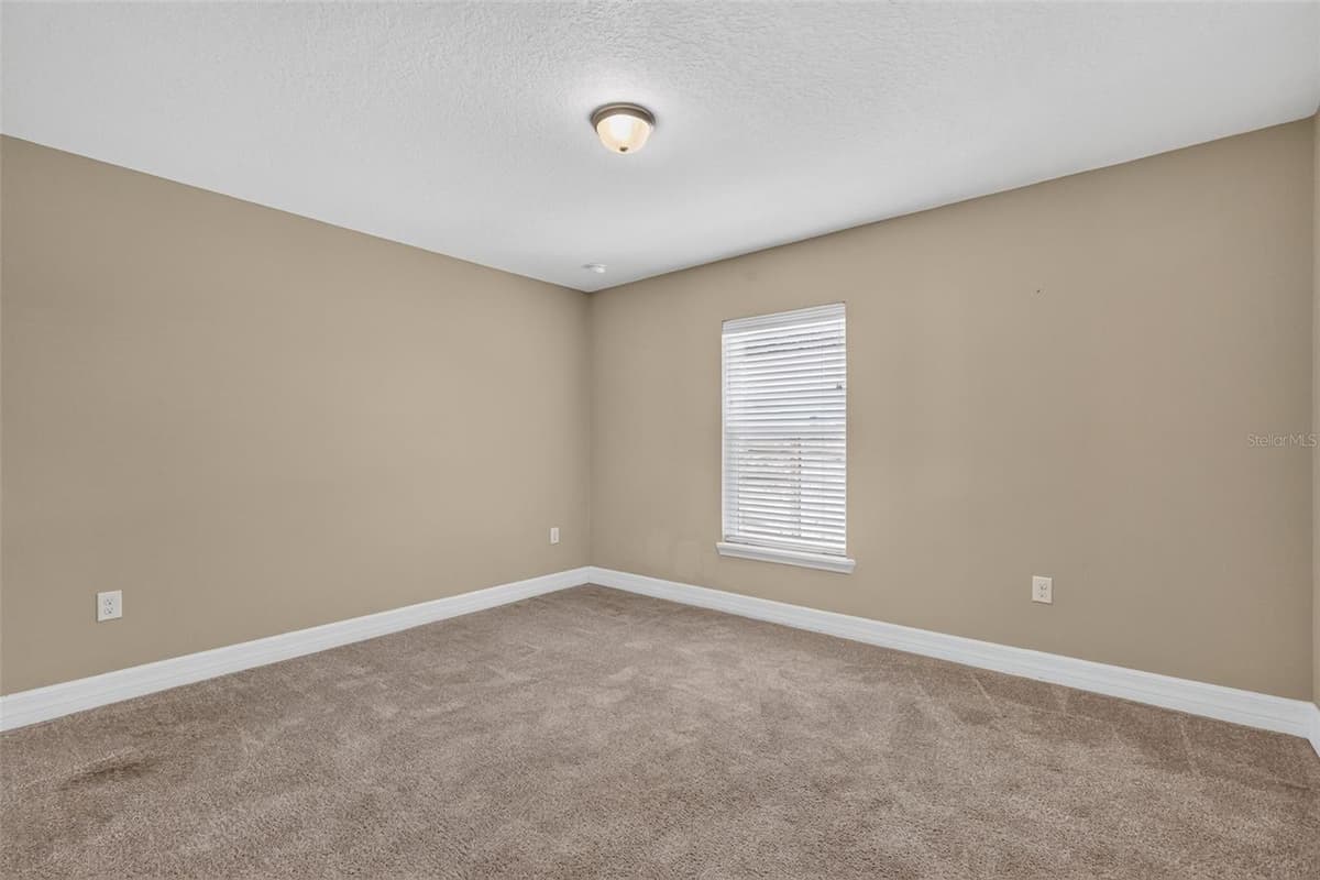 74 OAK AVENUE — photo 19 of 28