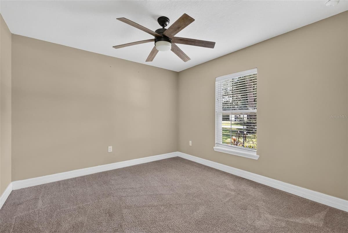 74 OAK AVENUE — photo 22 of 28