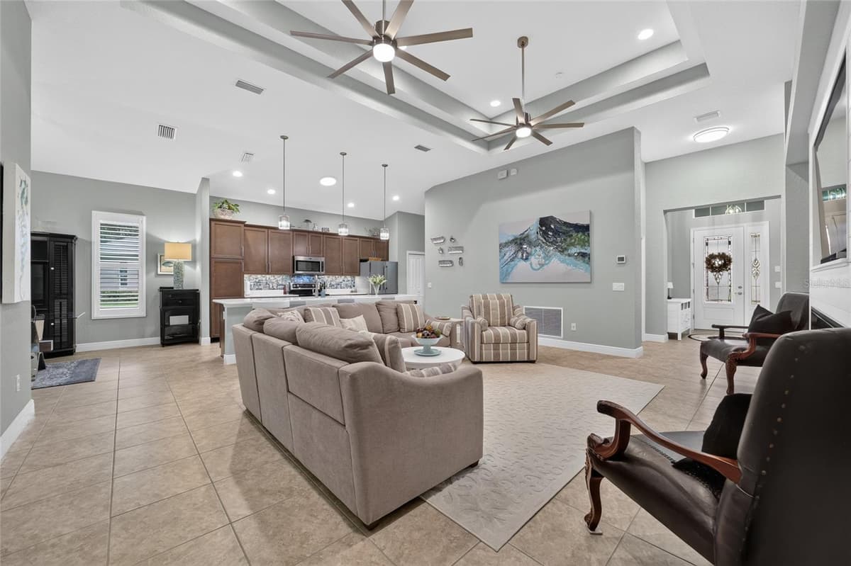 10212 JULIA ISLES AVENUE — photo 11 of 60