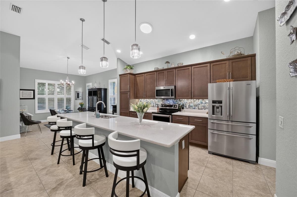 10212 JULIA ISLES AVENUE — photo 17 of 60