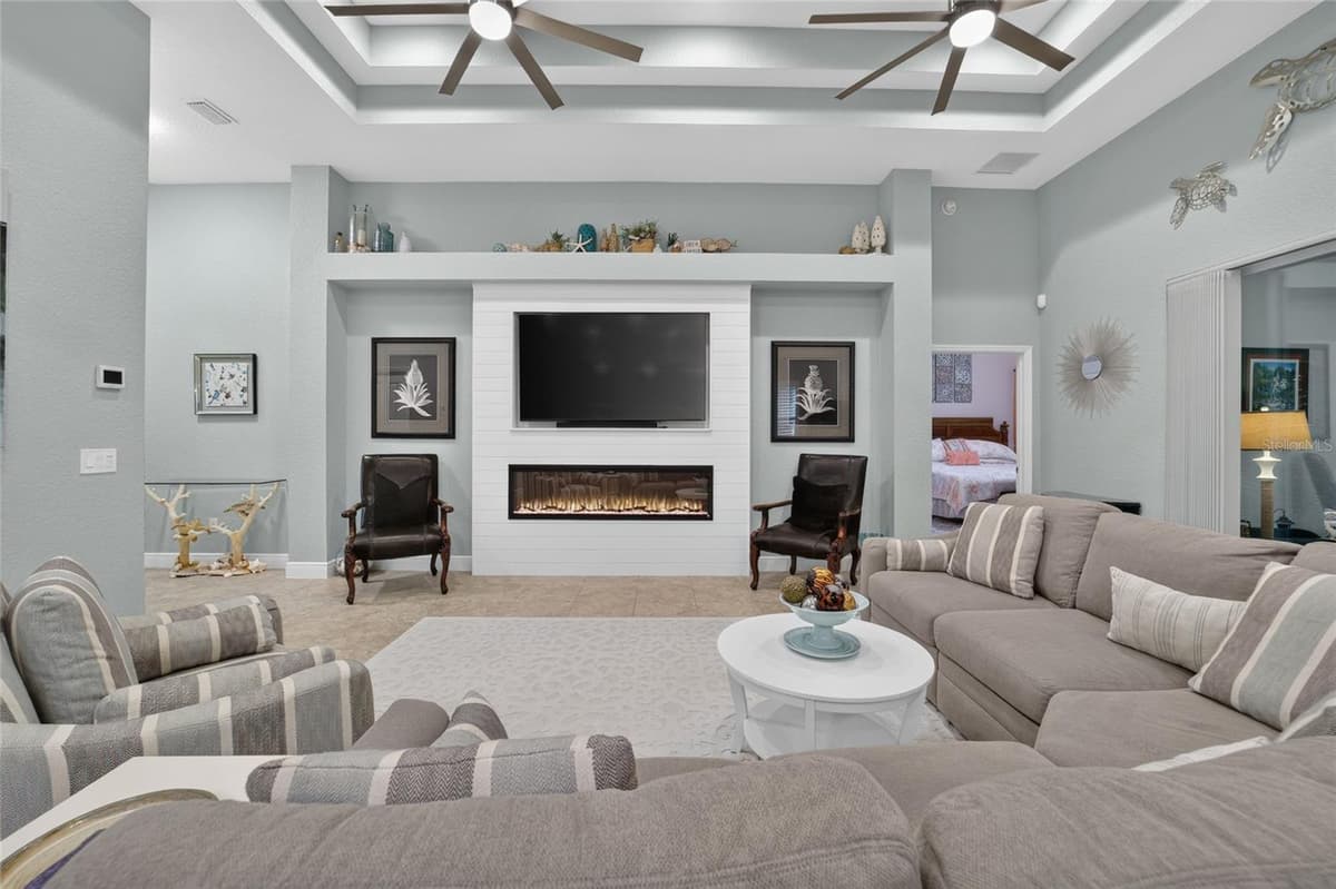 10212 JULIA ISLES AVENUE — photo 16 of 60