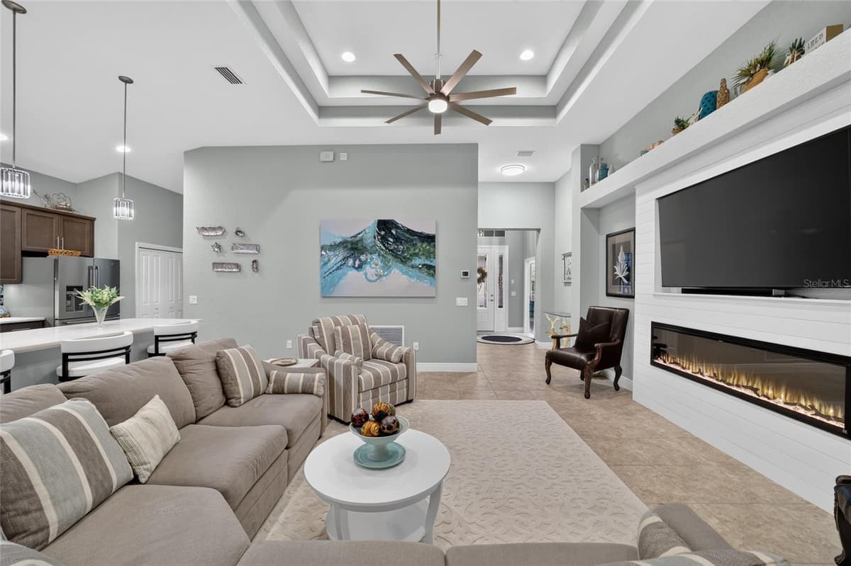 10212 JULIA ISLES AVENUE — photo 13 of 60