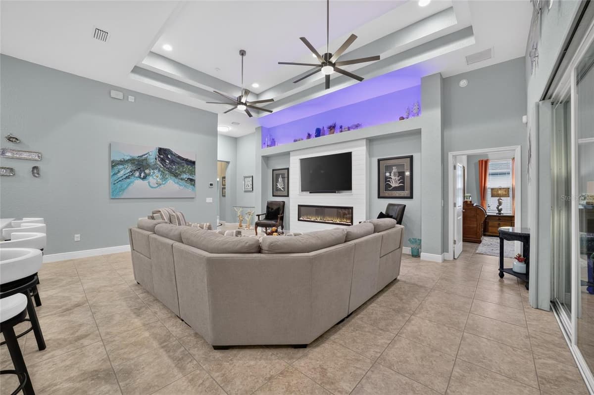 10212 JULIA ISLES AVENUE — photo 12 of 60