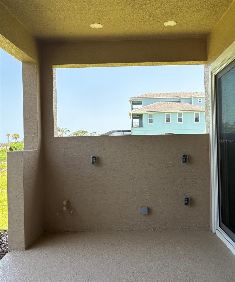 4 CORONADO ROAD — photo 32 of 36
