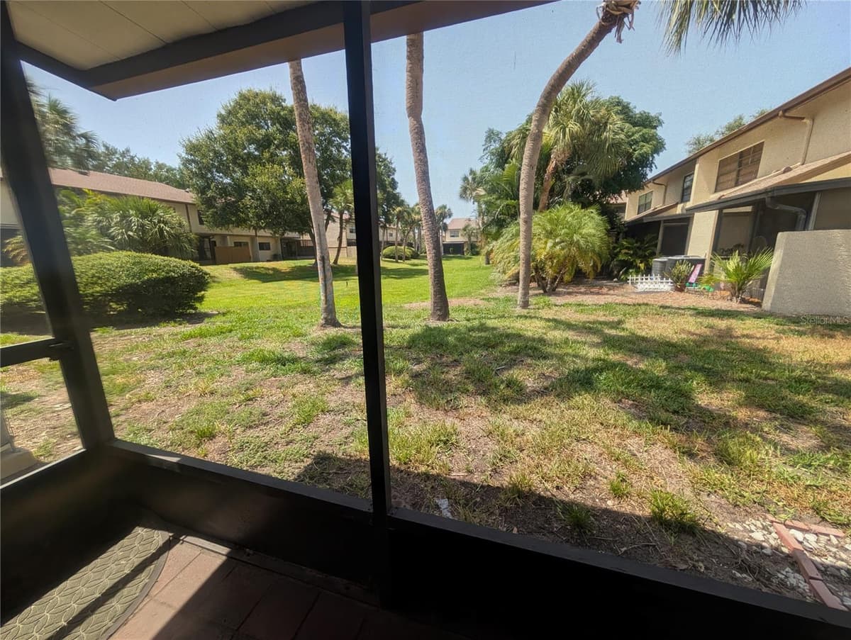 9209 SEMINOLE BOULEVARD — photo 14 of 40