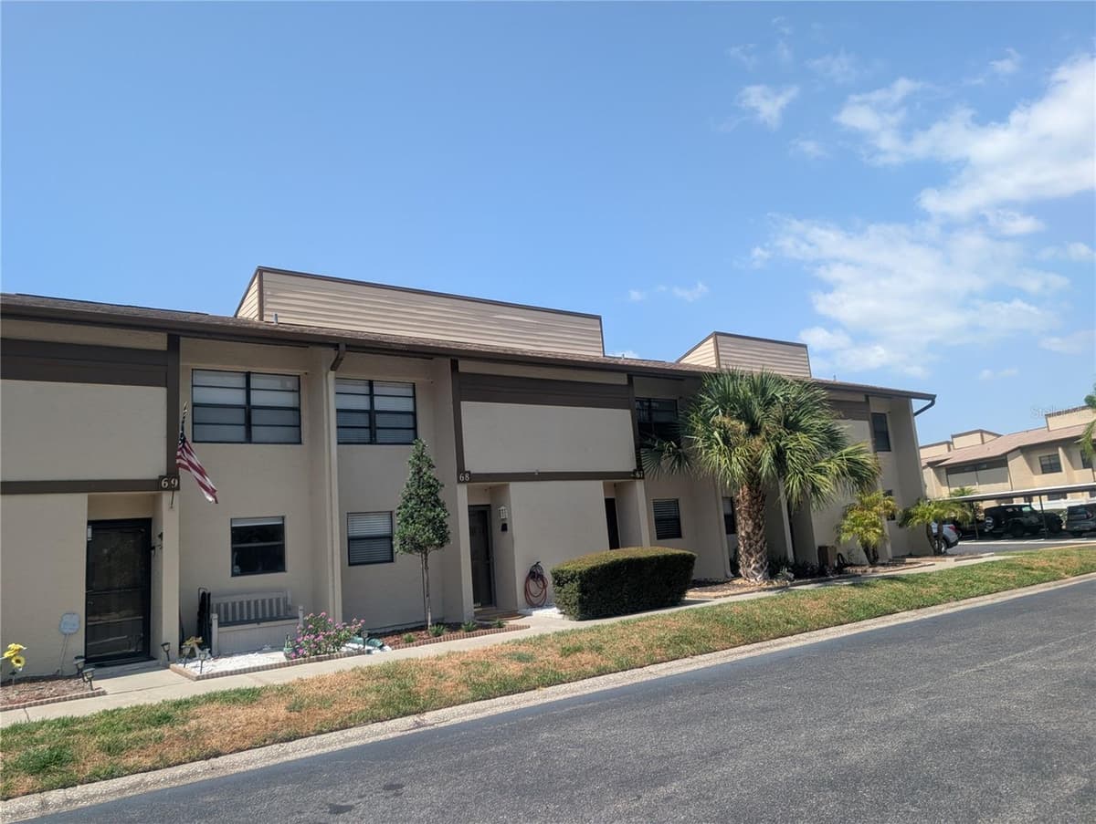 9209 SEMINOLE BOULEVARD — photo 1 of 40