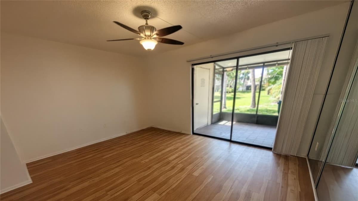 9209 SEMINOLE BOULEVARD — photo 10 of 40