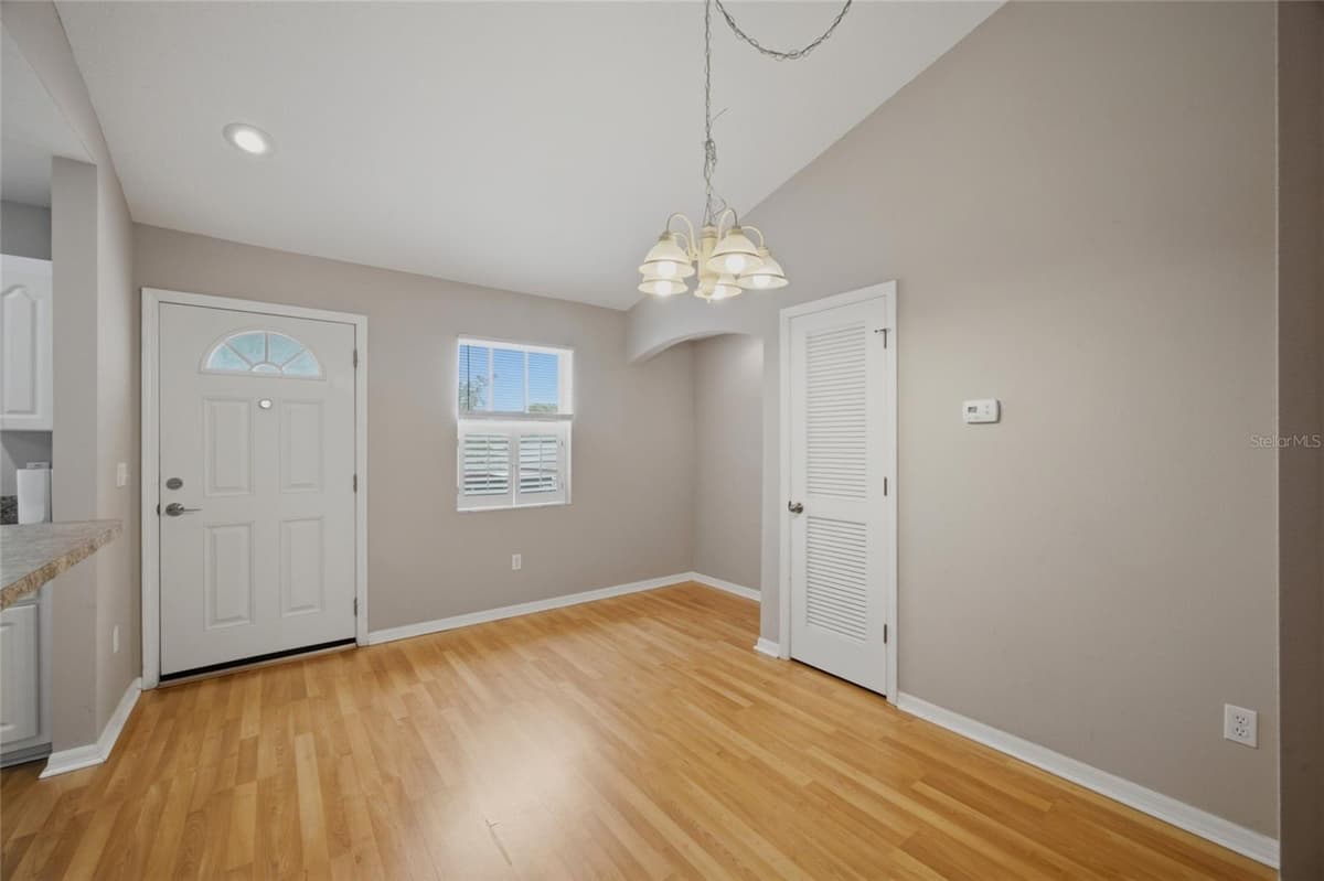 9019 COCHISE LANE — photo 4 of 30