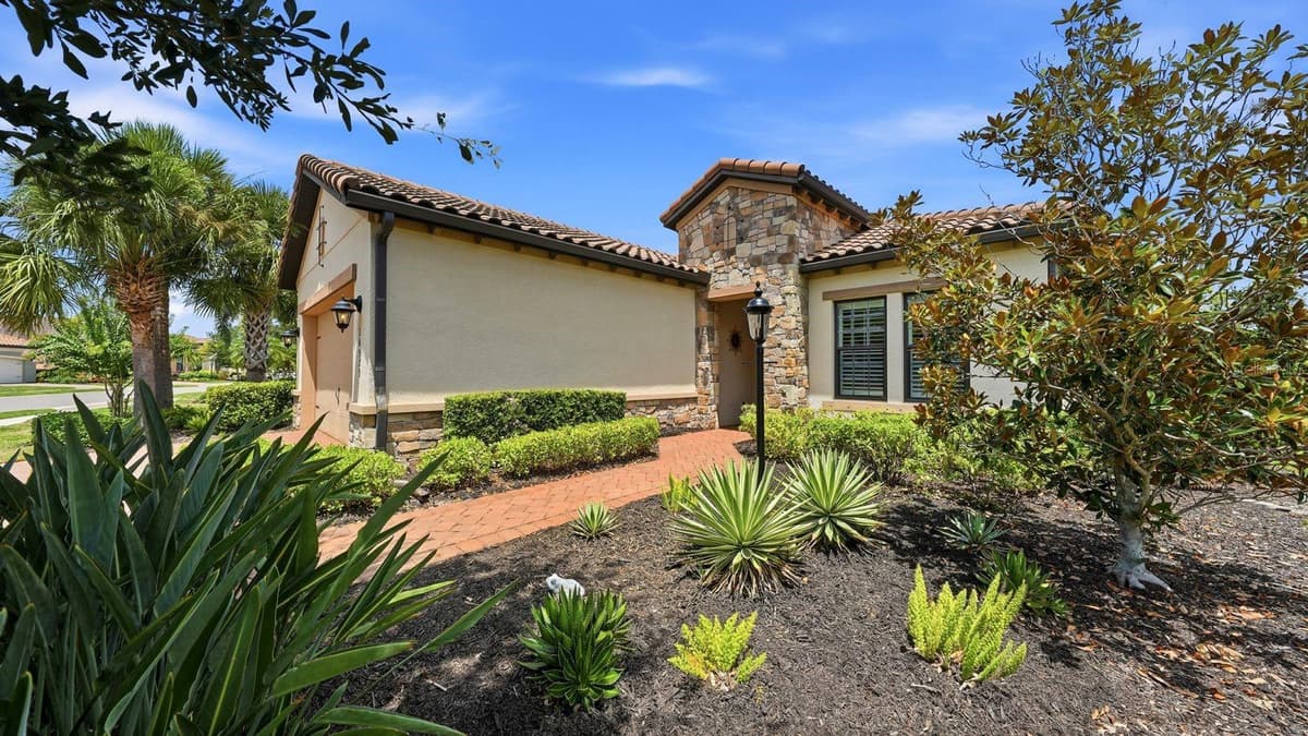 16525 HILLSIDE CIRCLE — photo 7 of 90