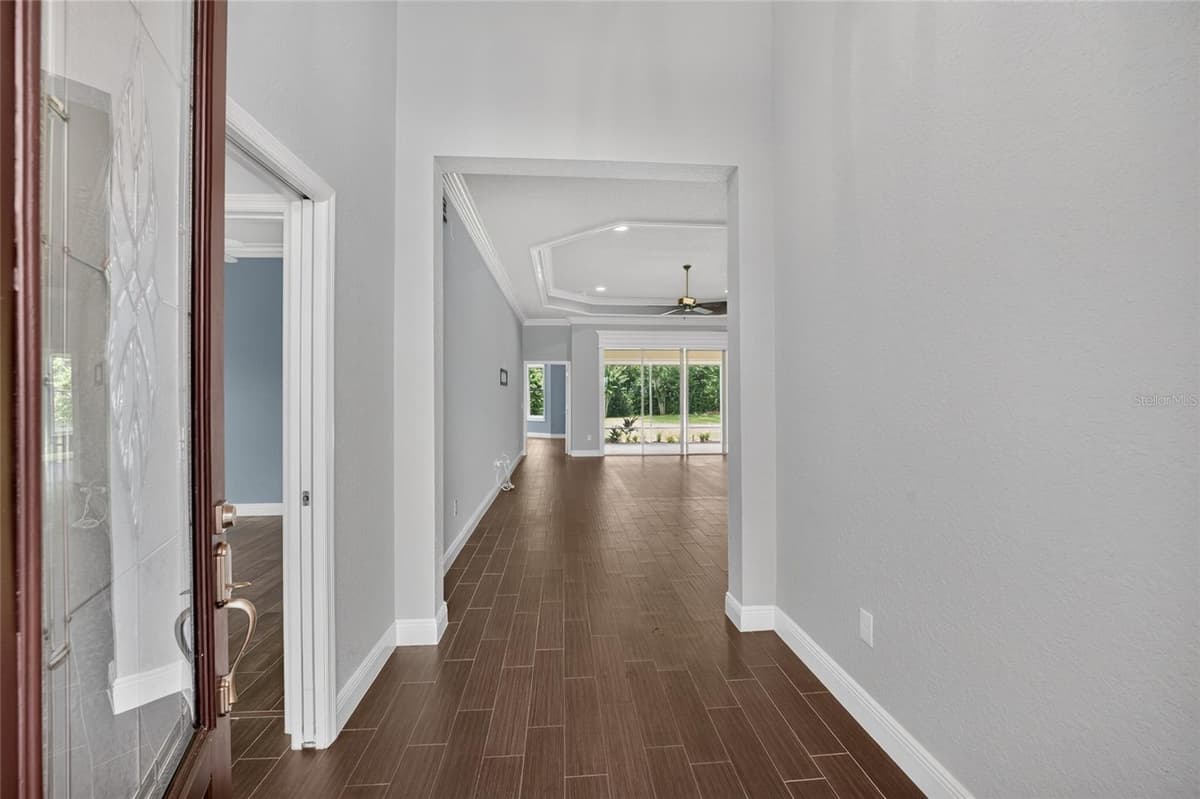 10216 JULIA ISLES AVENUE — photo 5 of 56