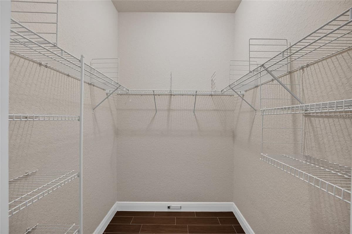 10216 JULIA ISLES AVENUE — photo 35 of 56