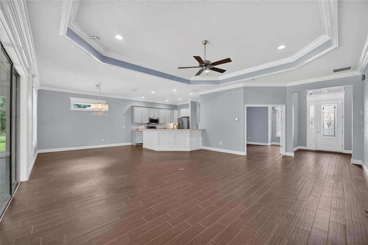10216 JULIA ISLES AVENUE — photo 10 of 56