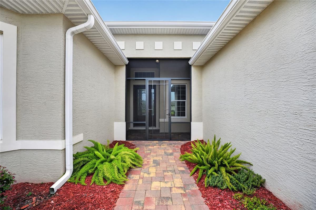 10216 JULIA ISLES AVENUE — photo 3 of 56