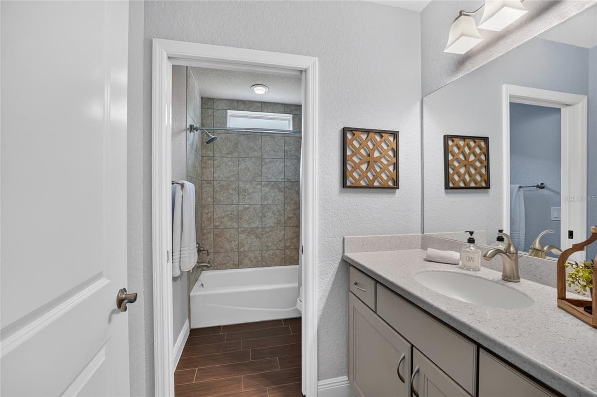 10216 JULIA ISLES AVENUE — photo 39 of 56