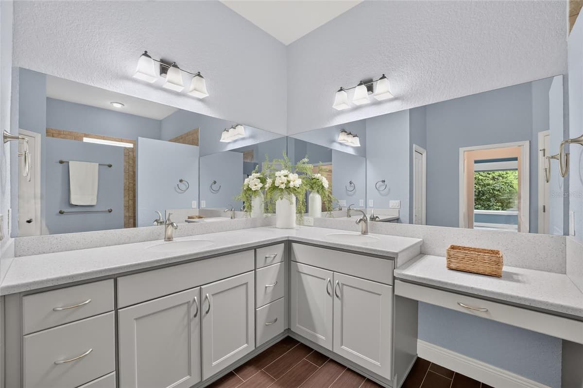 10216 JULIA ISLES AVENUE — photo 33 of 56