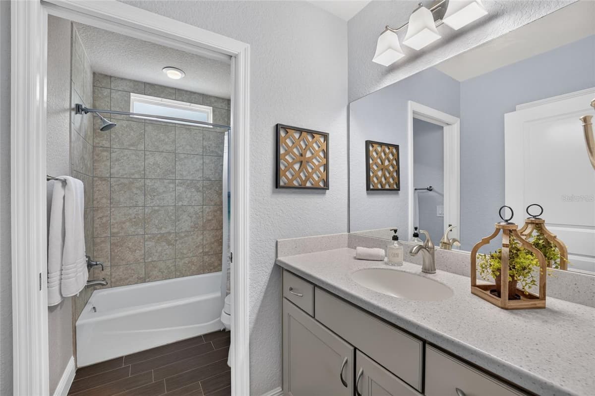 10216 JULIA ISLES AVENUE — photo 40 of 56