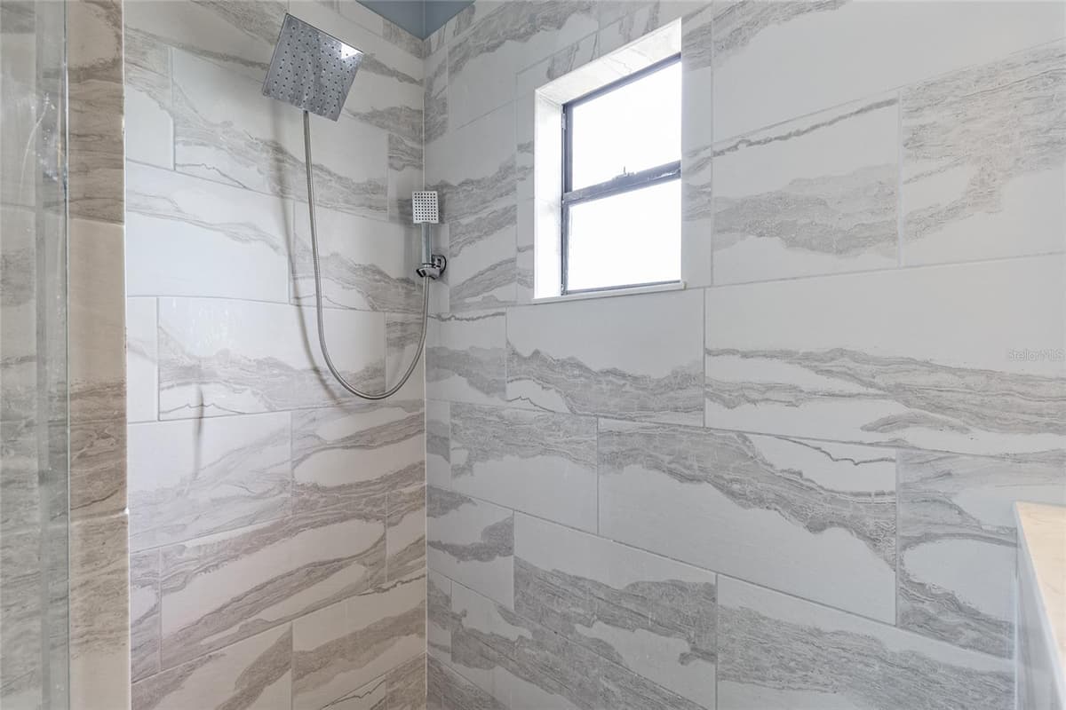933 BEARDED OAKS TERRACE — photo 16 of 38