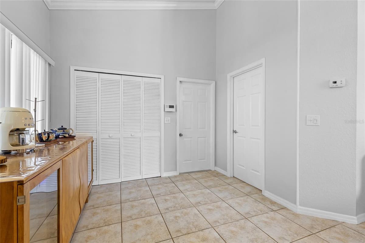 933 BEARDED OAKS TERRACE — photo 10 of 38
