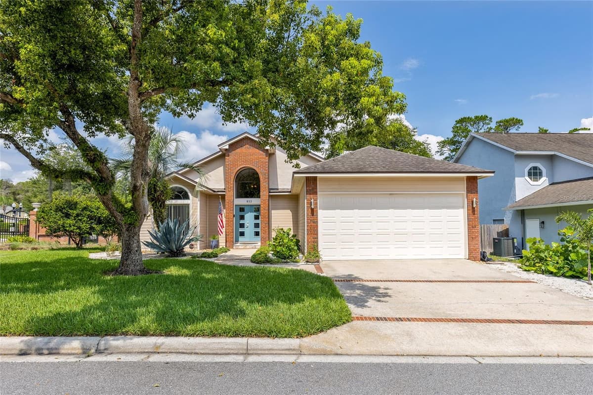 933 BEARDED OAKS TERRACE — photo 1 of 38