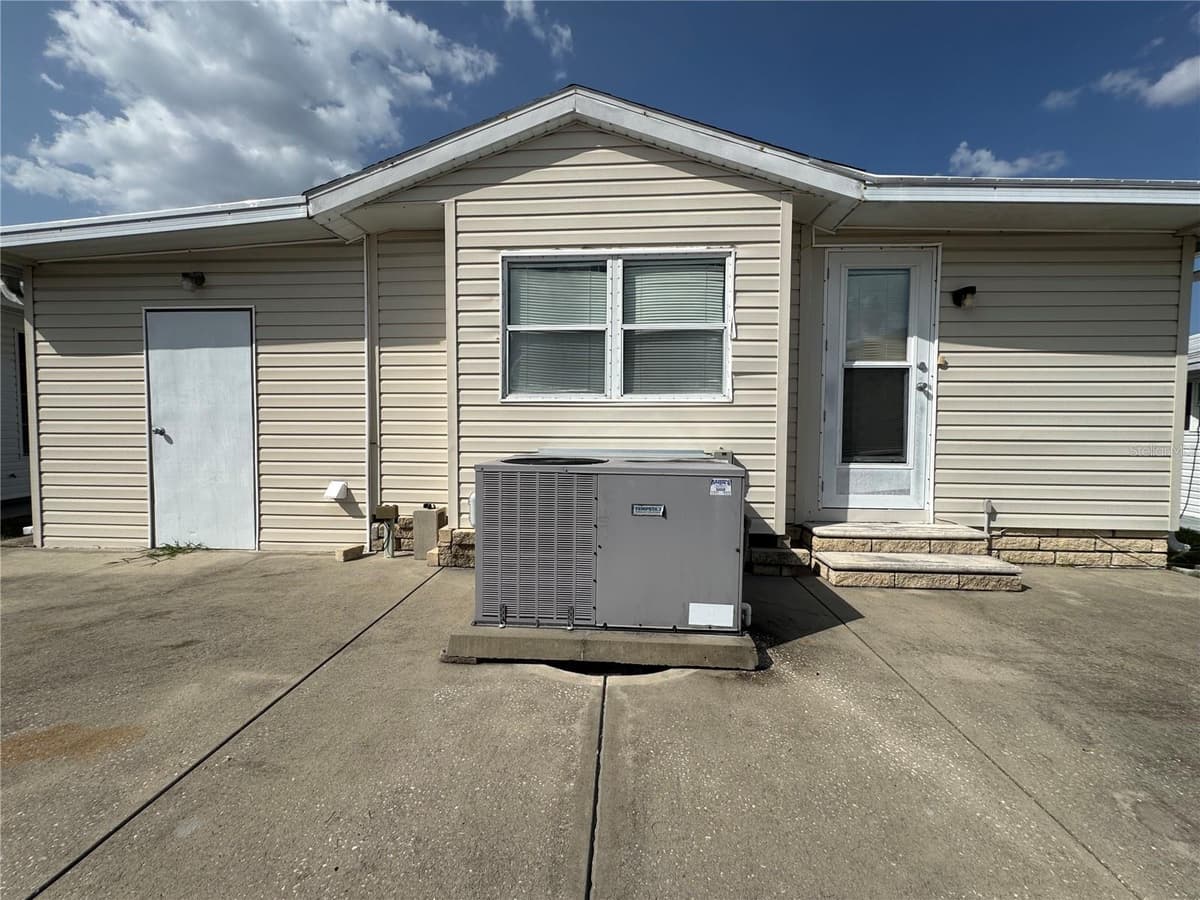 35114 GARBER LANE — photo 3 of 41