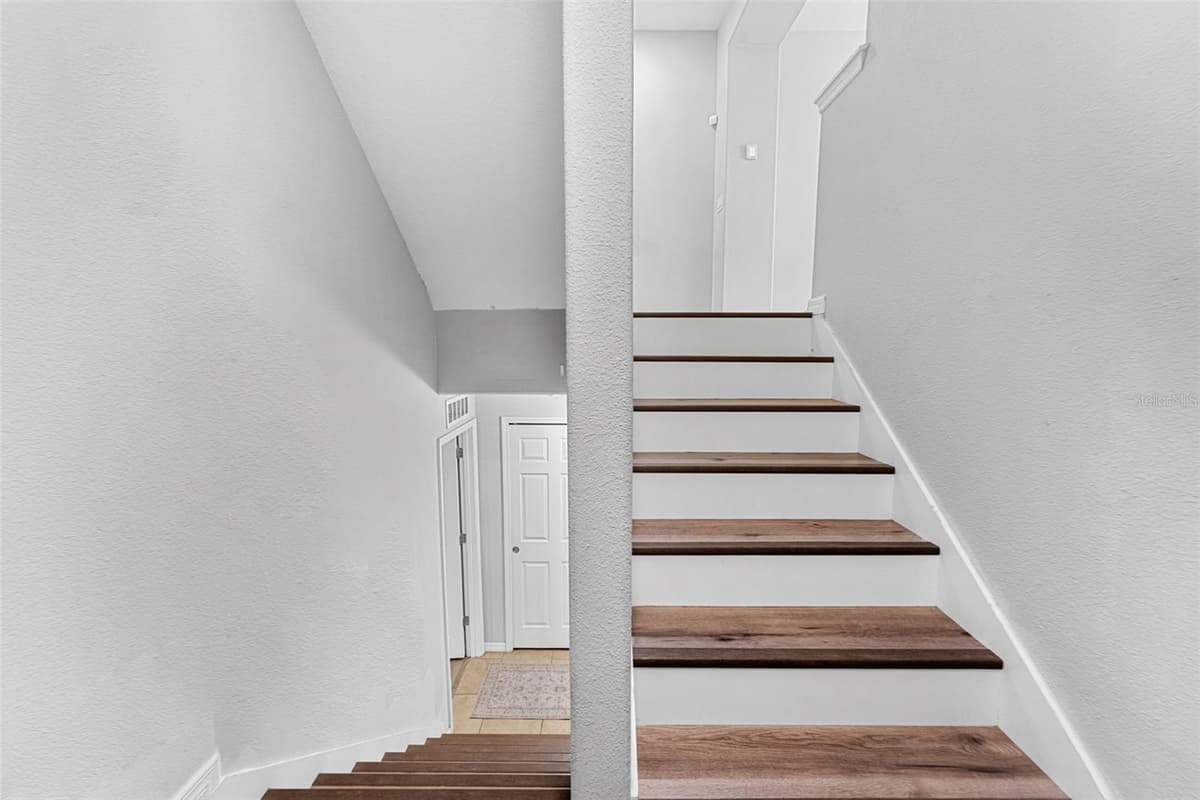 1380 MILL STREAM LANE — photo 12 of 33