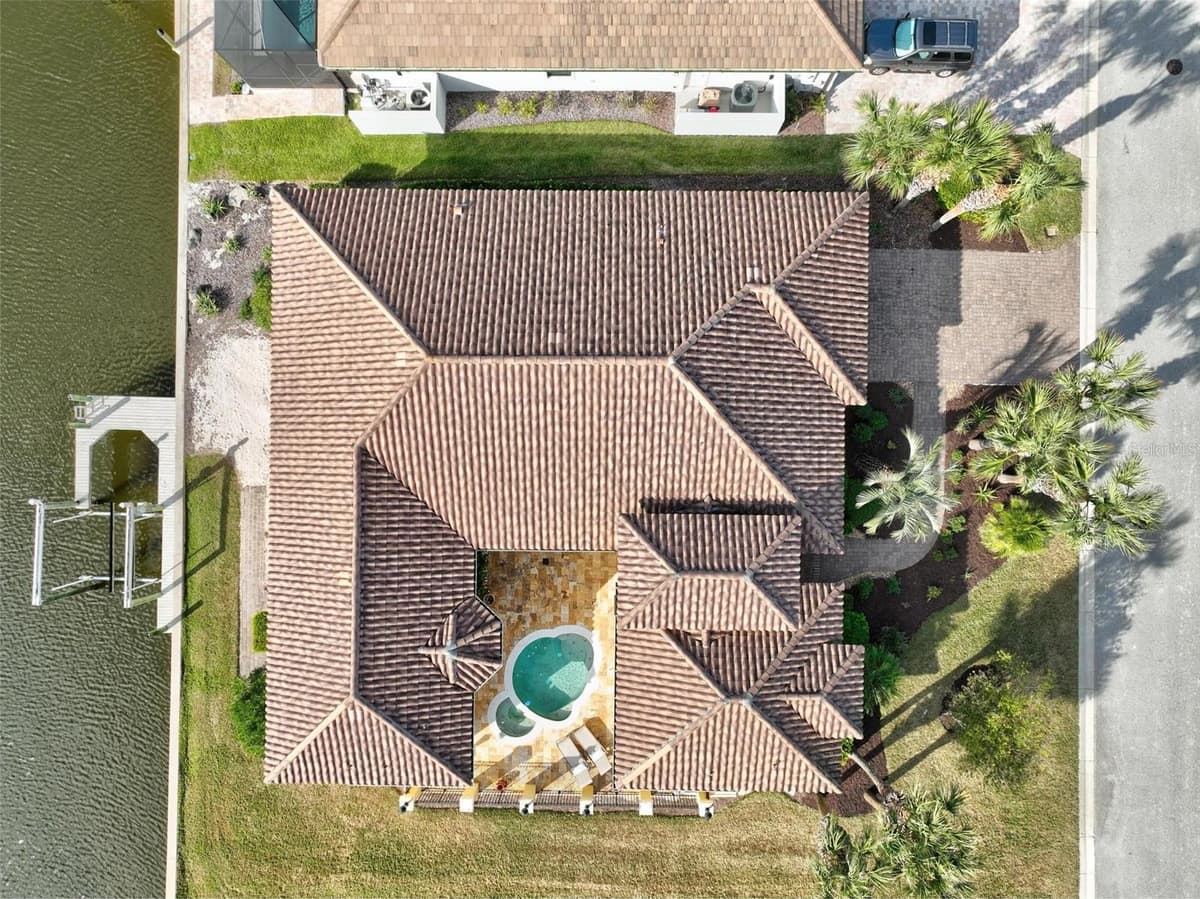 88 HIDDEN COVE — photo 3 of 62