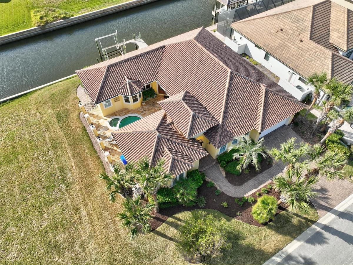 88 HIDDEN COVE — photo 4 of 62