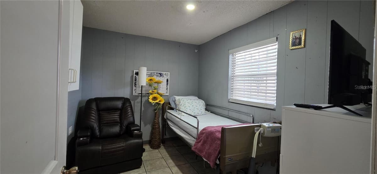 1302 CENTER STREET — photo 13 of 15
