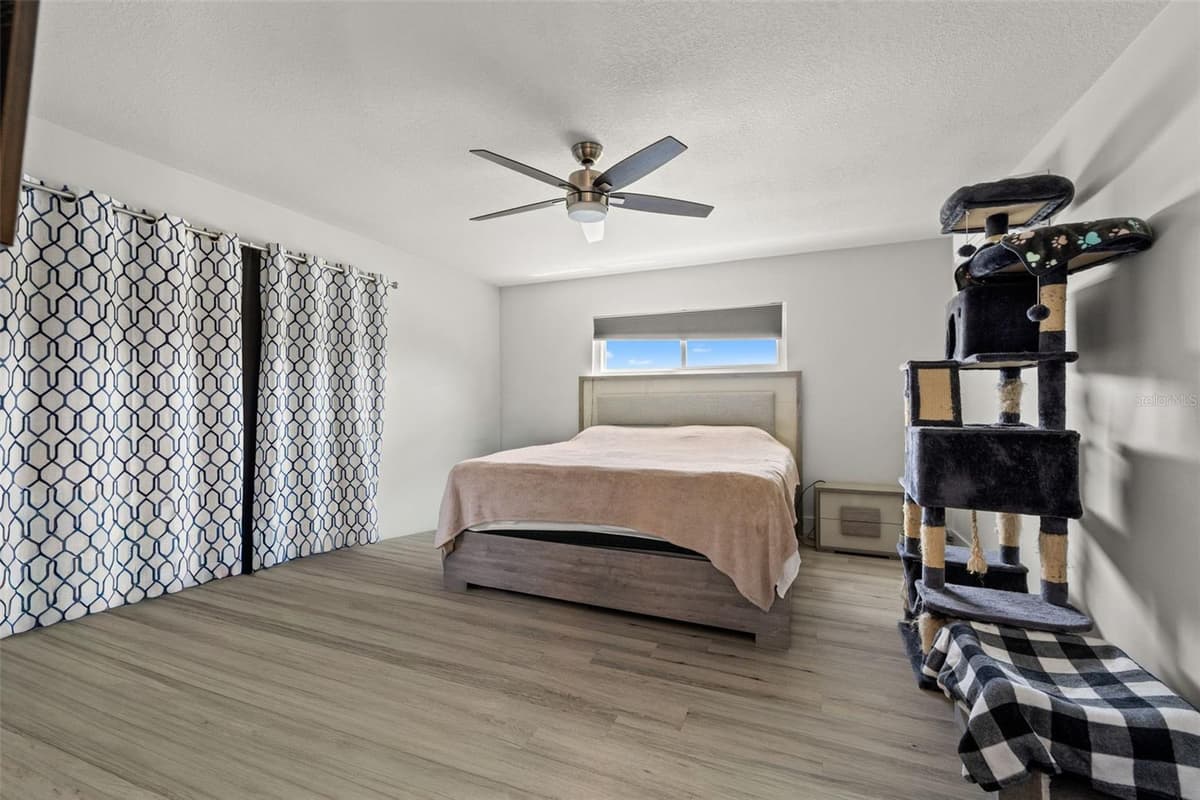 415 BARCLAY AVENUE — photo 18 of 35