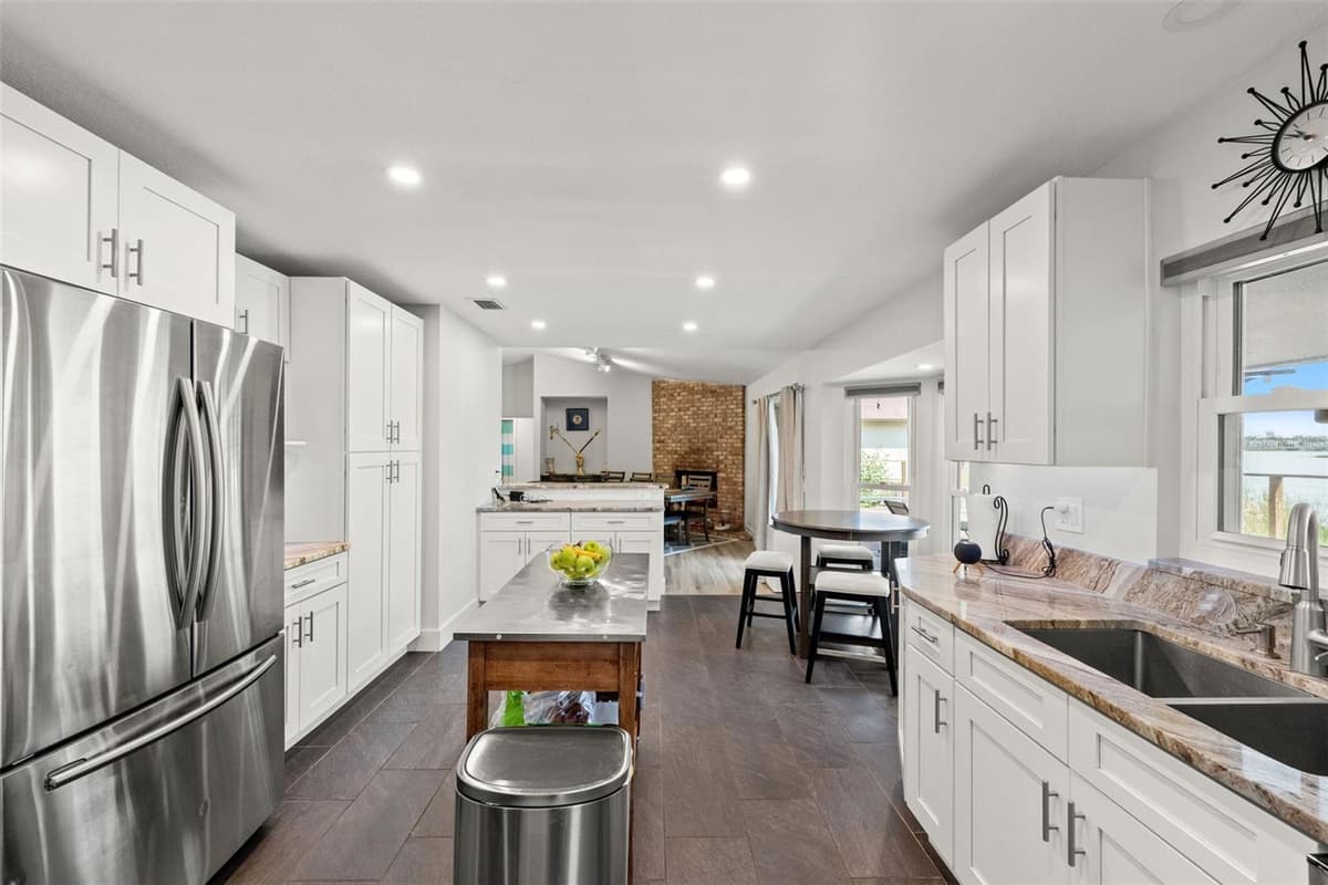 415 BARCLAY AVENUE — photo 15 of 35