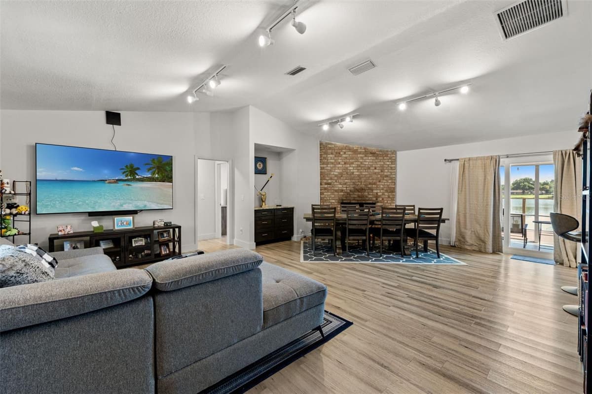 415 BARCLAY AVENUE — photo 7 of 35