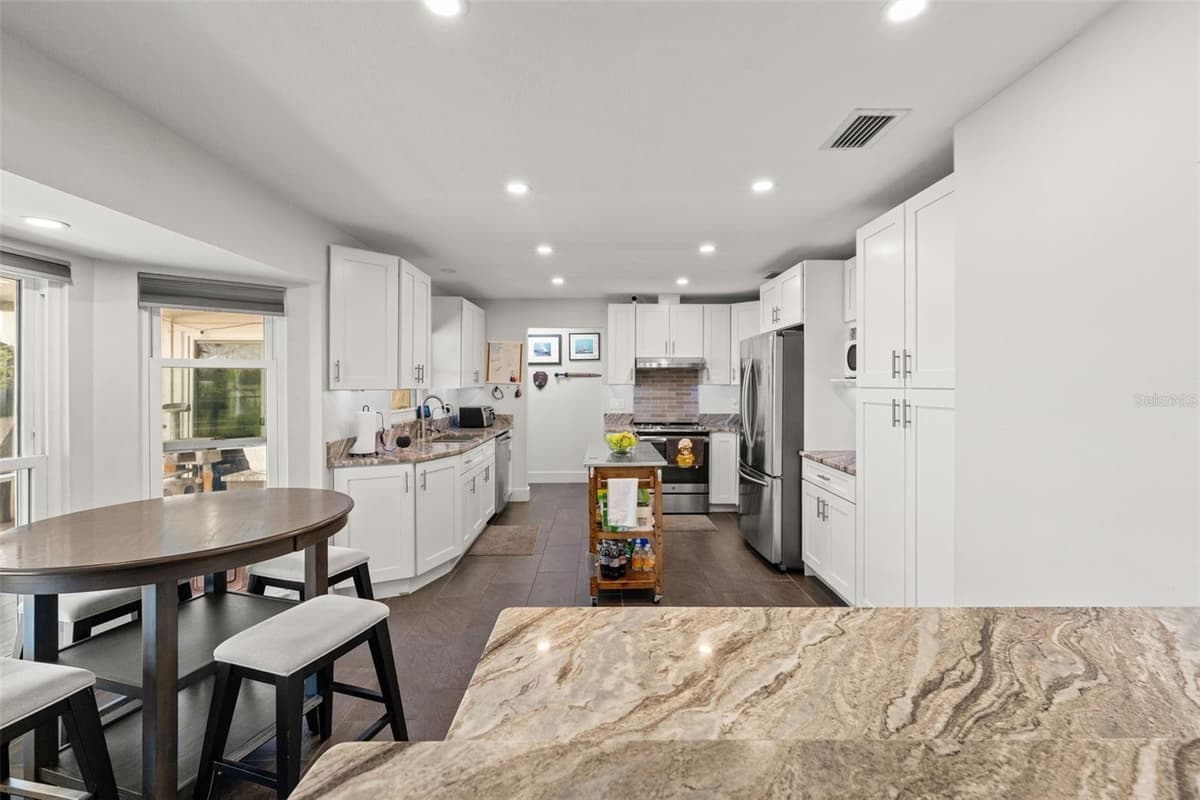 415 BARCLAY AVENUE — photo 13 of 35