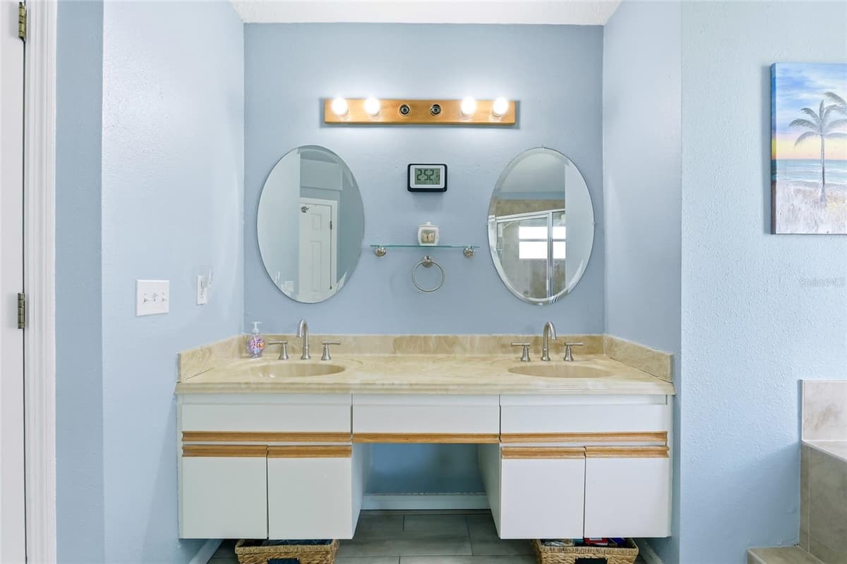 1007 EAGENS CREEK COURT — photo 15 of 61