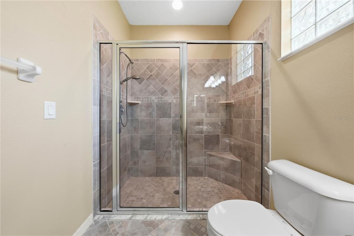 81 TWIN LAKE CIR — photo 22 of 62