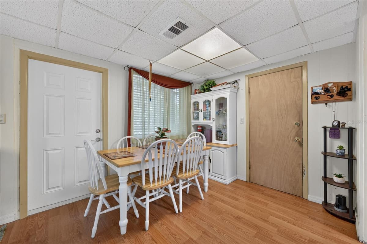 6 HIGHRIDGE ROAD — photo 7 of 14