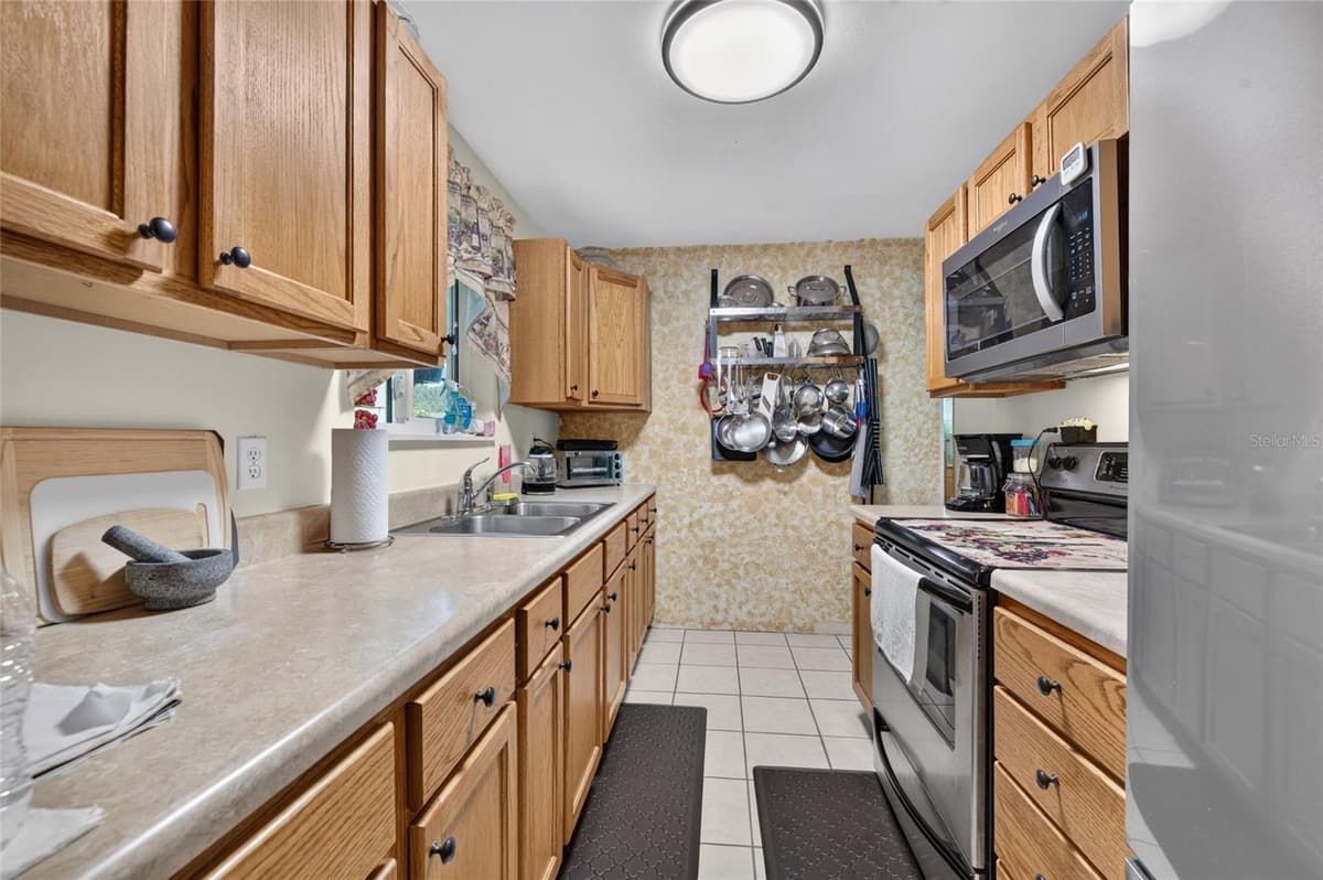 6 HIGHRIDGE ROAD — photo 6 of 14