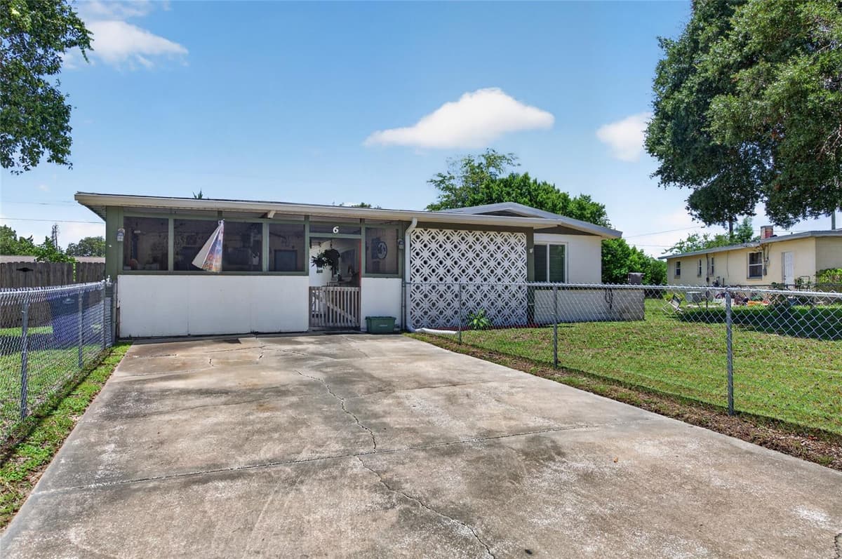 6 HIGHRIDGE ROAD — photo 1 of 14