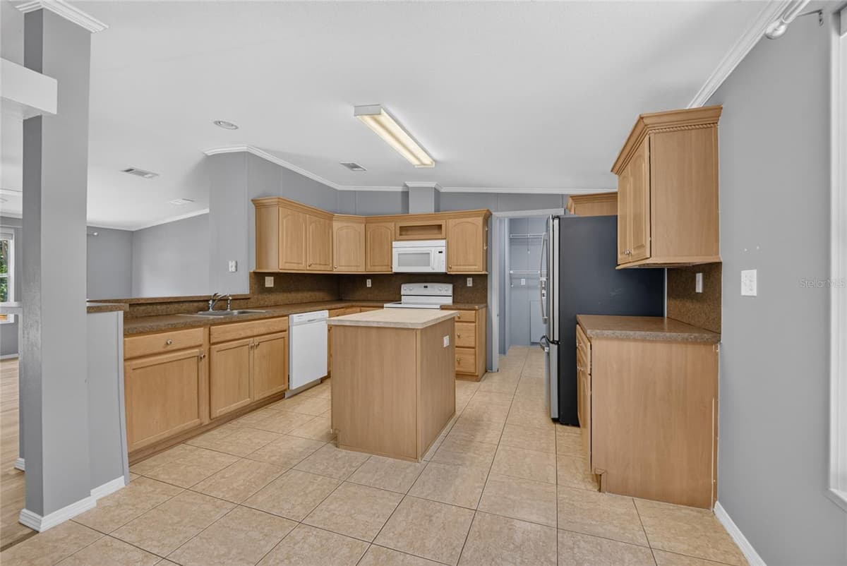 357 WALTER PLACE — photo 6 of 37