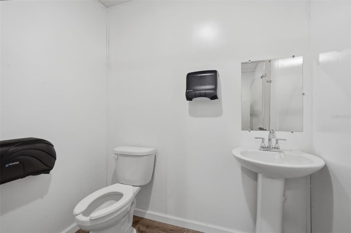 15464 CORTEZ BOULEVARD — photo 16 of 52