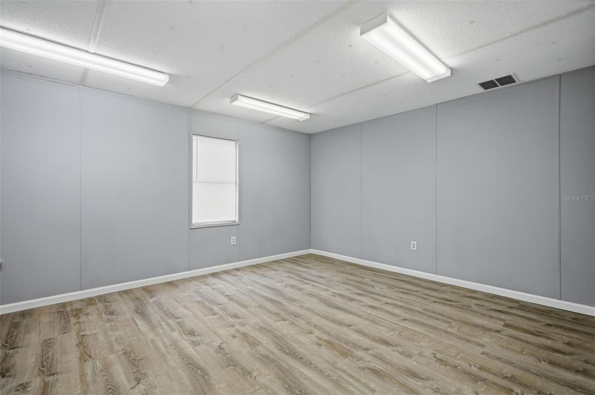 15464 CORTEZ BOULEVARD — photo 34 of 52