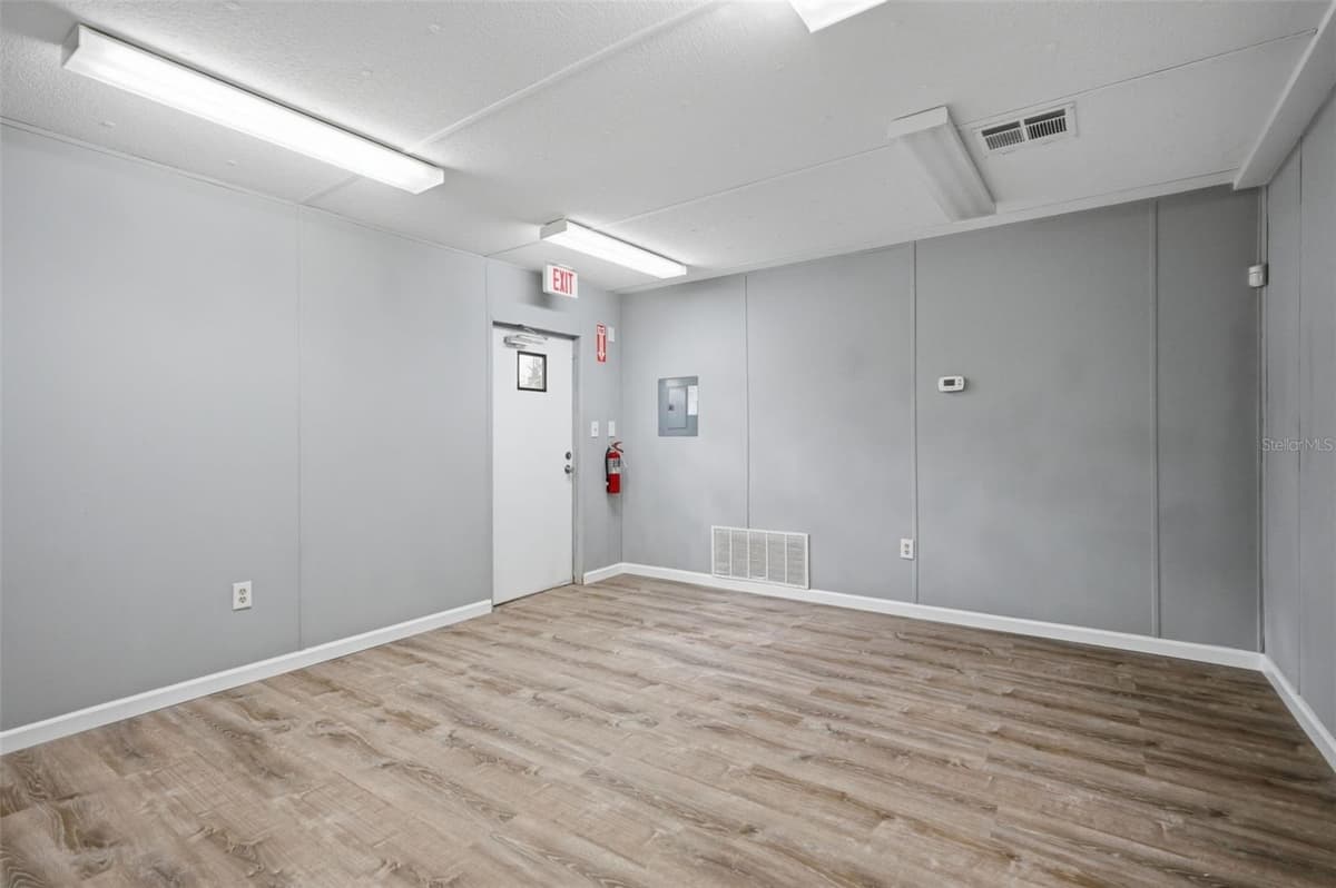 15464 CORTEZ BOULEVARD — photo 30 of 52